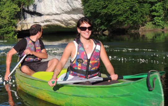 Matériel canoë-kayak aux 7 Rives : sécurité et confort sur la Vézère